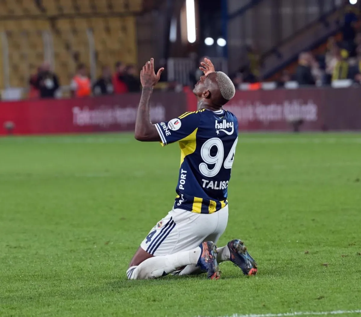 Anderson Talisca’dan ıslıklar için paylaşım geldi