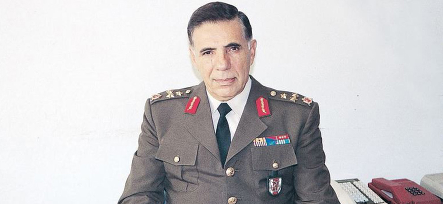 Eşref Bitlis kimdir?