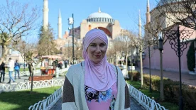 İstanbul’u ziyaret eden ünlü oyuncu Müslüman olup İslam’ı anlatmaya başladı