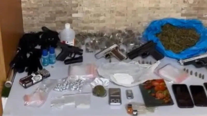 İstanbul’da rezidans dairesine operasyonda uyuşturucu ve silah çıktı: 2 şüpheli tutuklandı