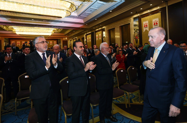 Cumhurbaşkanı Erdoğan'dan ekonomi mesajları! İş dünyasına seslendi: Umutsuzluğa kapılmayın... - Resim: 0